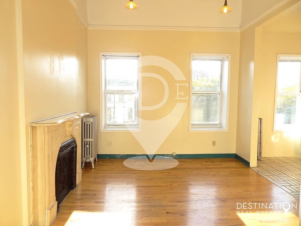 Living Room 13.5x11.5