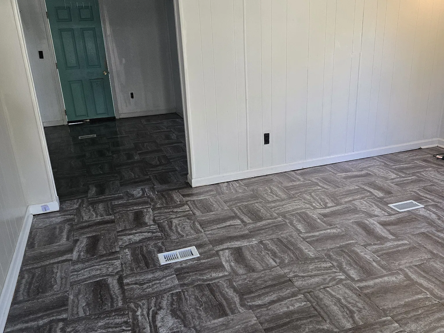 889 S Dogwood Dr — Photo 2