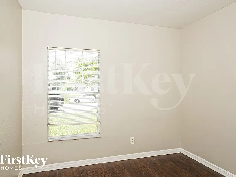 4743 Luther Ave — Photo 14