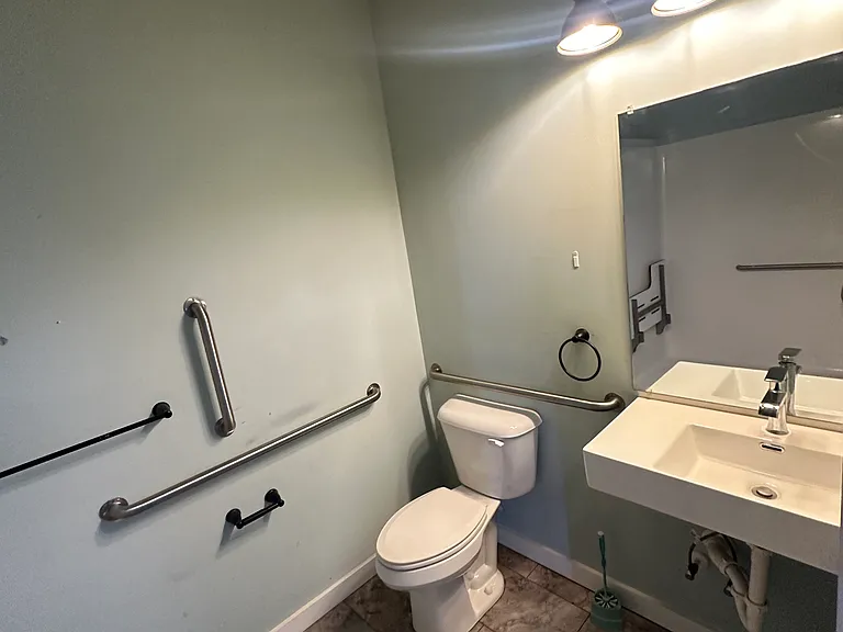 123 W Main St #A — Photo 12