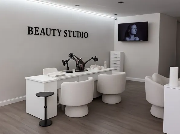 137-135 Sunrise Highway - 135 Store Front, 135 Sunrise Hwy, Amityville, NY 11701