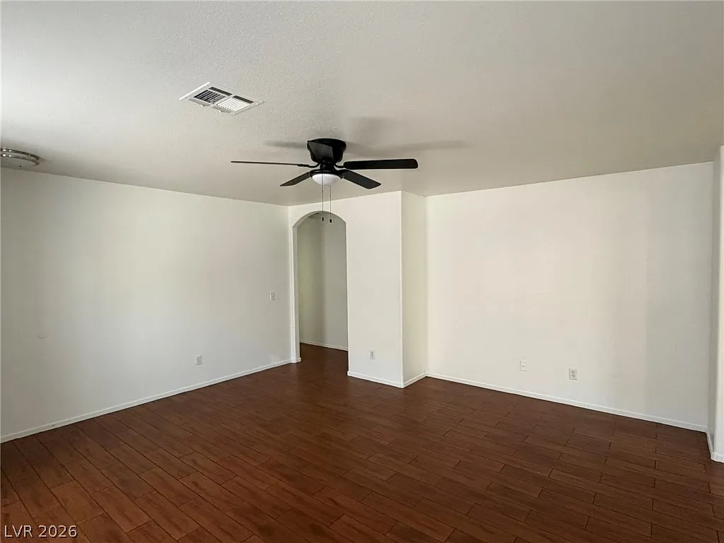 4 bed, 2.0 bath, 1521 sqft, $1,950 — Photo 3