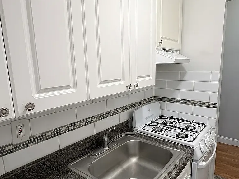 1317 1st Ave #2E — Photo 1