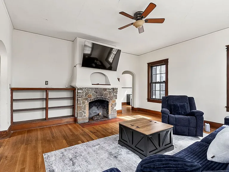 1304 Riverside Dr — Photo 33