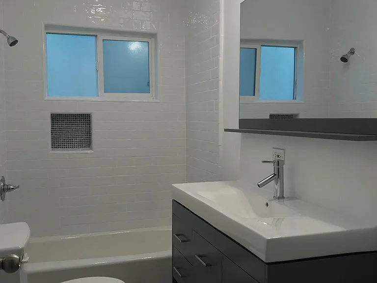 604 Illinois Ct #3 — Photo 7