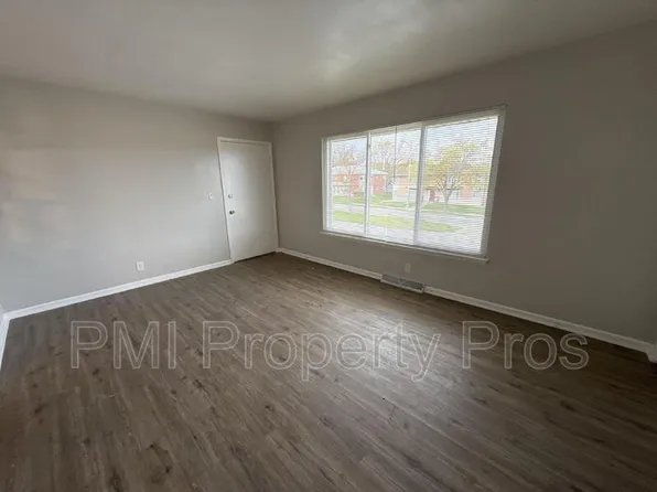 7701 W Hampton Ave, Milwaukee, WI