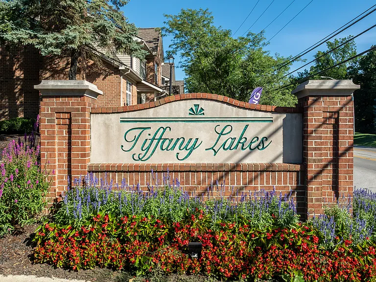 Tiffany Lakes — Photo 9