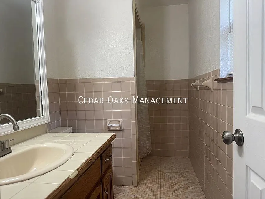 3 Bedroom + Bonus Room | 2 Bath Home with Large Fenced Backyard, Nice Neighborhood — Photo 4