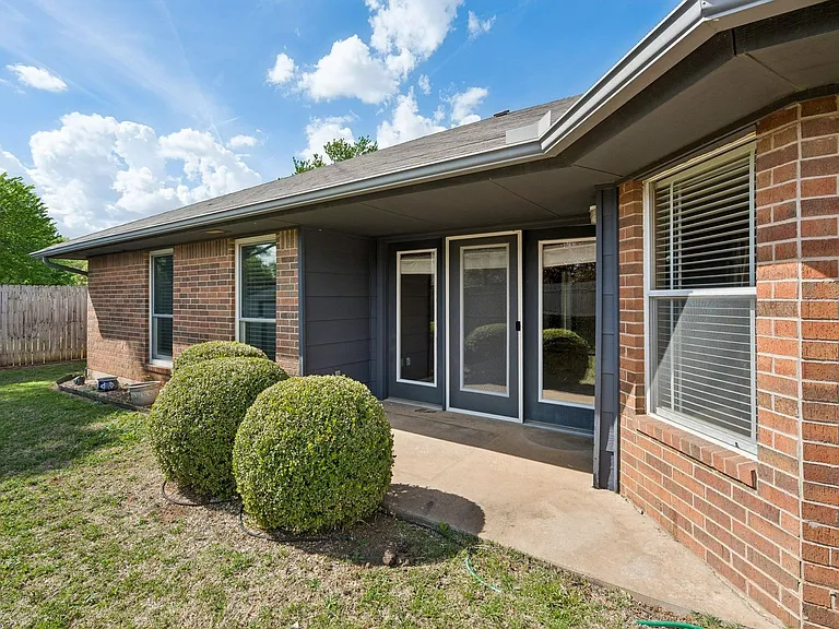 1708 Creekside Ct — Photo 43