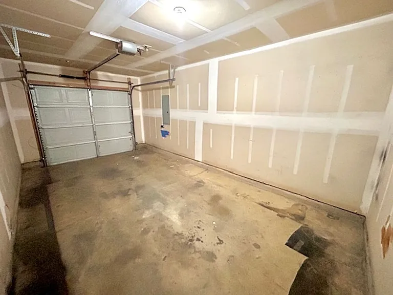 228 Dormont Dr NE — Photo 15