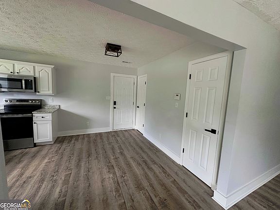 5th image of 910 Winterside Ln
