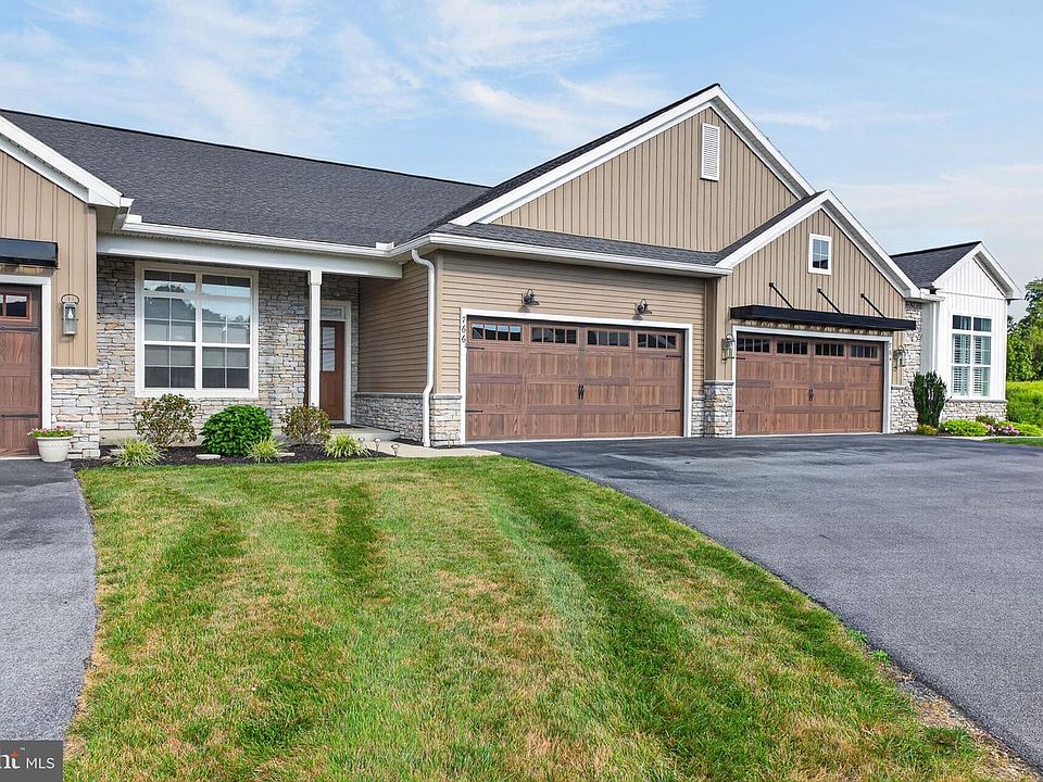 1st image of 766 Aurora Dr