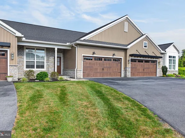 766 Aurora Dr, Mechanicsburg, PA 17055
