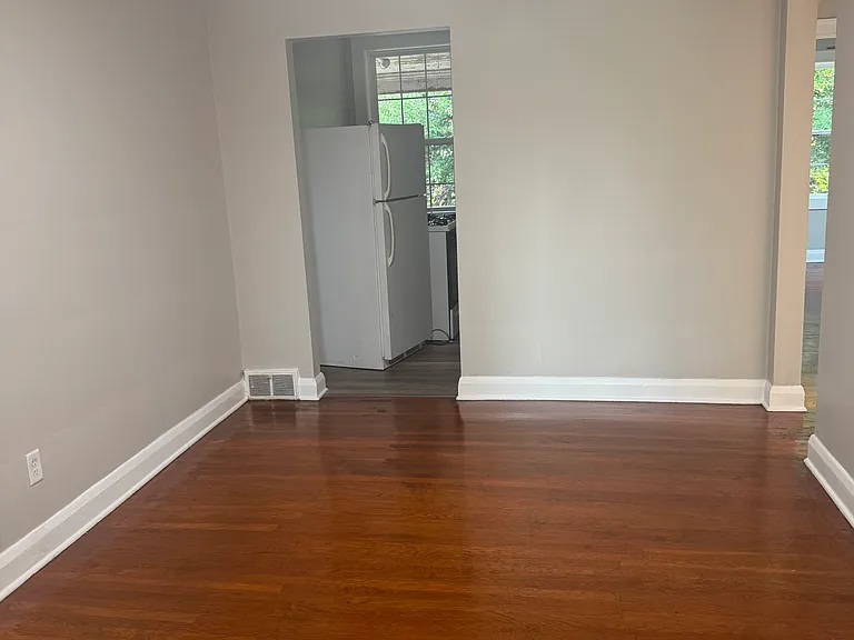 4419 W Broadway #4 — Photo 3