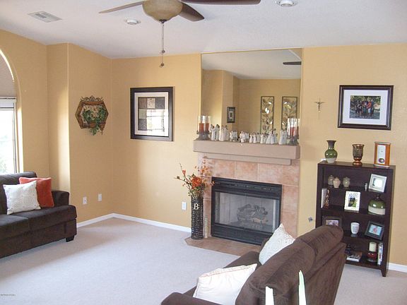 3rd image of 5852 Desert Lakes Dr