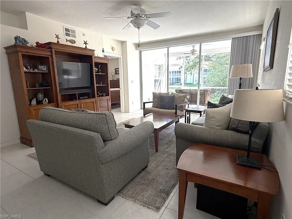 3 bed, 2.0 bath, 1616 sqft, $5,600 — Photo 4