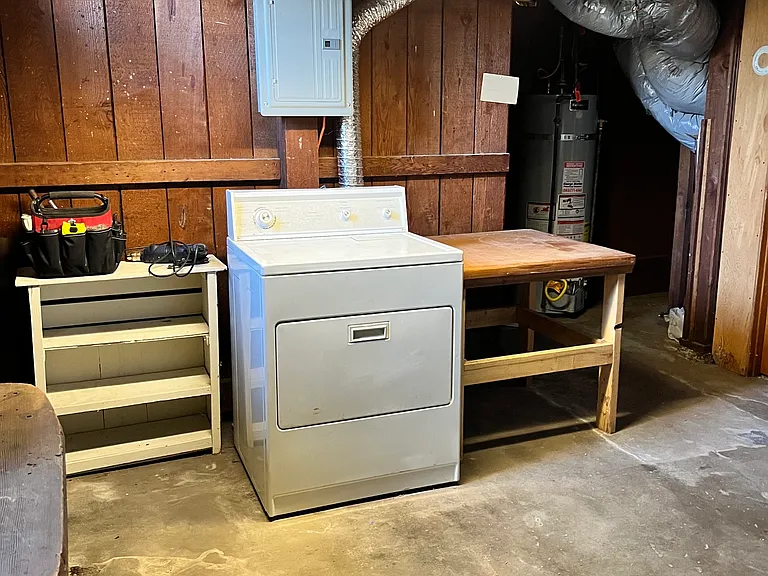 Private basement with washer / dryer