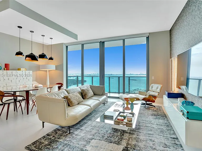 501 NE 31st St #Penthouse 4102 — Photo 2