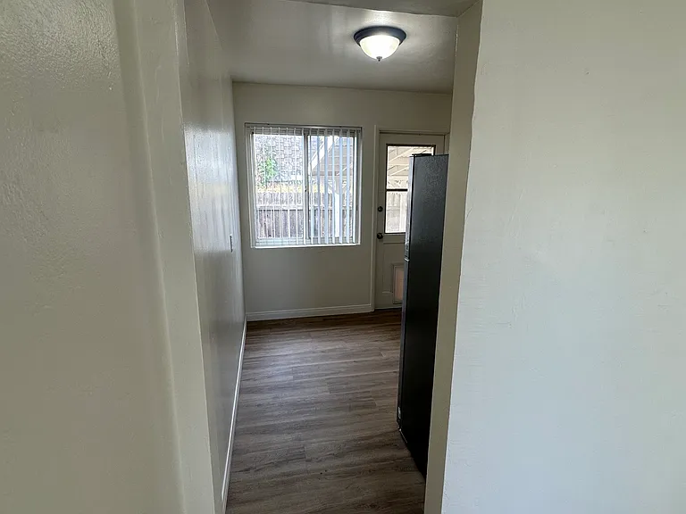 8704 Lind Vern Ct #8704 — Photo 23