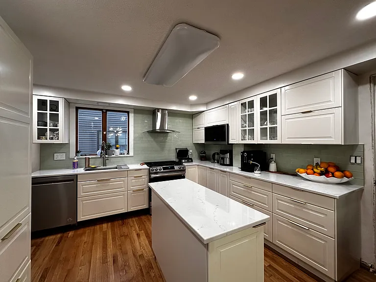 567 Winthrop St — Photo 11