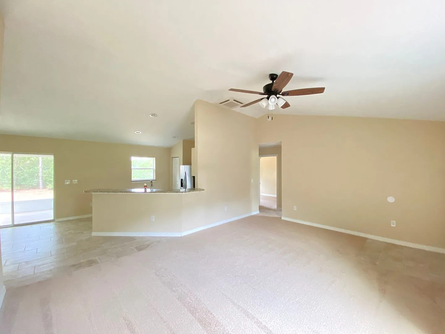 Desirable Sw Ocala Neighborhood 3/2/2 *Won't Last* — Photo 4