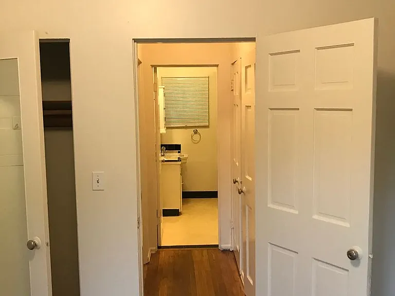 1430 SW Moss St — Photo 15