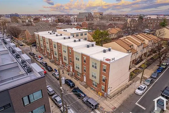 1505 W Master St #2 — Photo 8
