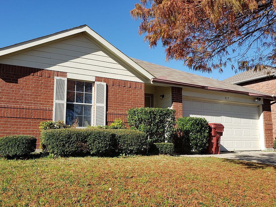 1st image of 817 Preston Dr