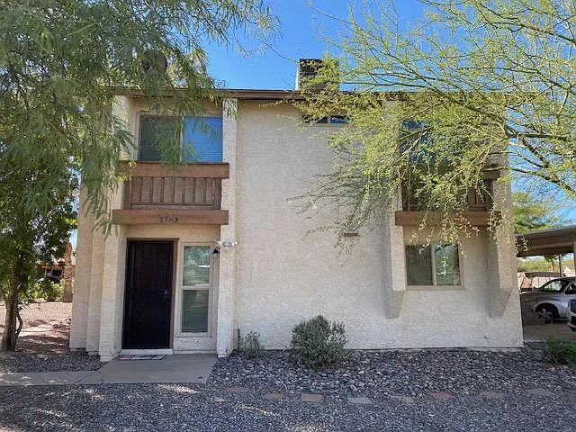2 bed, 1.5 bath, 952 sqft, $1,000 — Photo 1