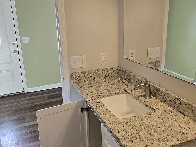 808 Lovers Lane Rd SE — Photo 13