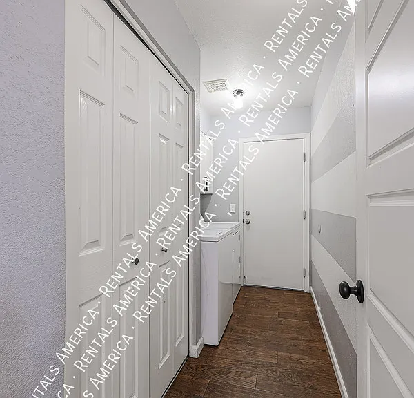 1360 W Esplanade St — Photo 19