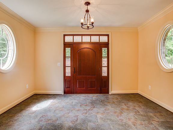 2nd image of 223 Morgan Ln