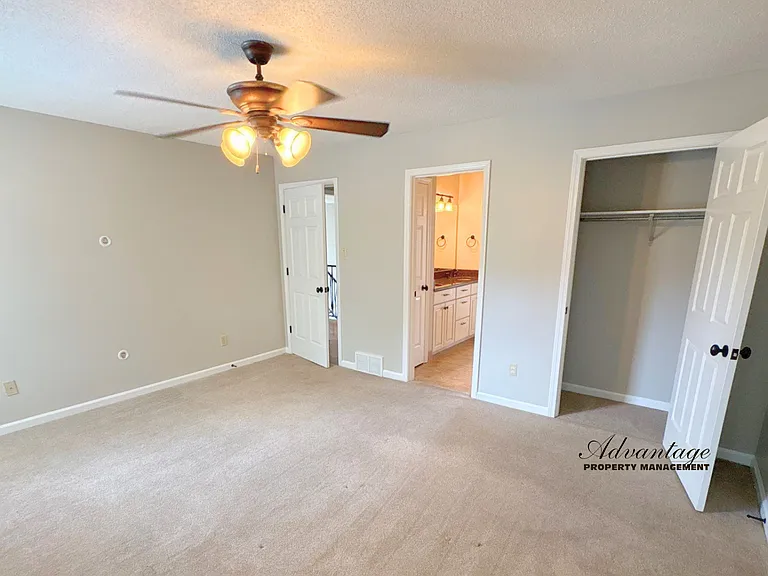 1286 Creek Valley Dr — Photo 16