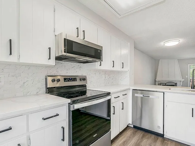 12110 W 79th Ter — Photo 6