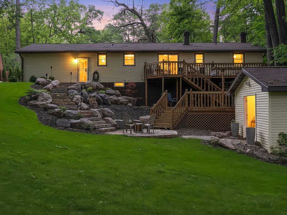 2nd image of 2565 Hazelwood Ln