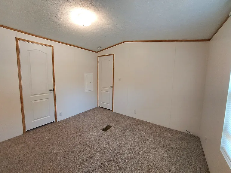 6504 Hunter St — Photo 8