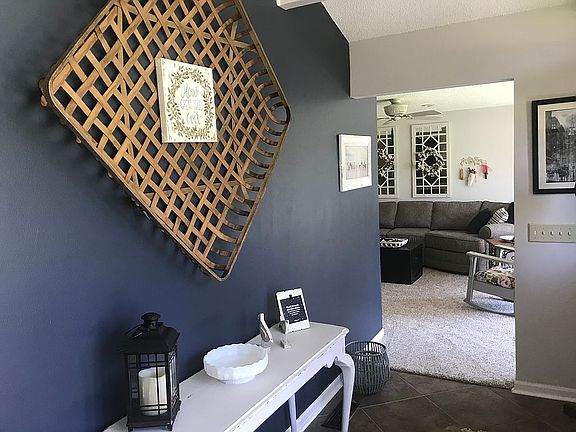 3rd image of 510 Crown Hill Dr W
