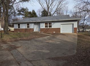 1220 S Martin St, Bolivar, MO 65613