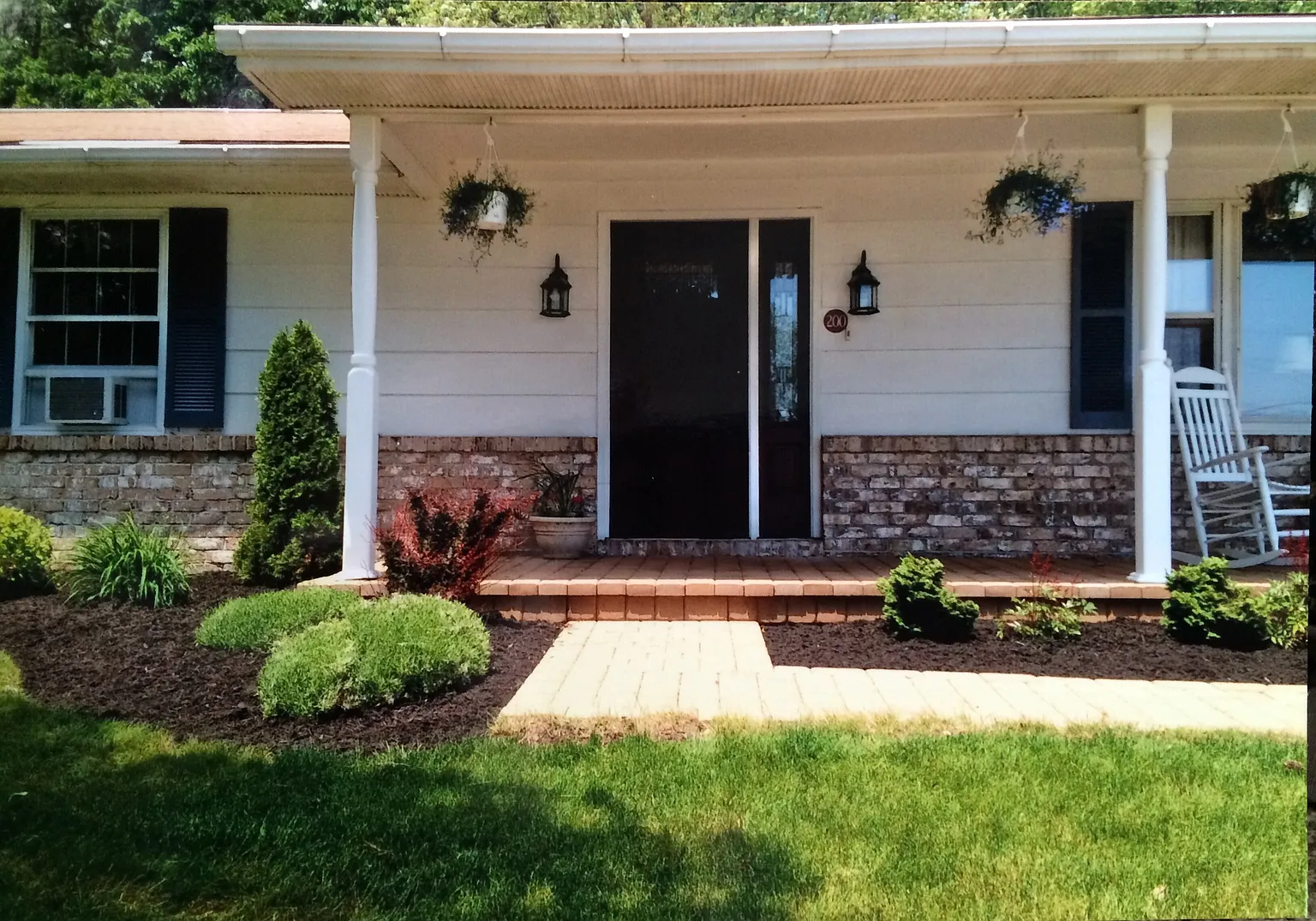 200 Holly Ln photo 1