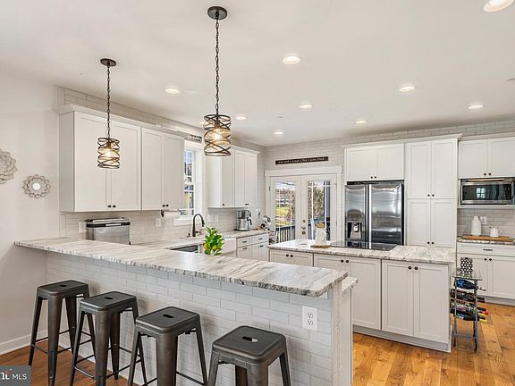 3rd image of 1002 Skiff Cove Rd