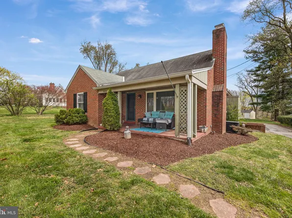 7028 Warfield Rd, Gaithersburg, MD 20882