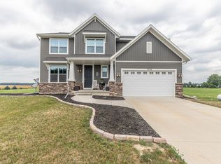 1114 Stone Oak Ln, Grand Ledge, MI 48837