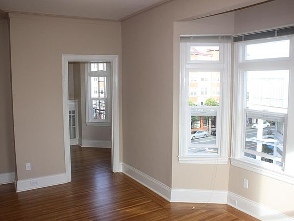 Entry to Kitchen