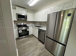 15340 SW 106th Ter APT 819, Miami, FL 33196