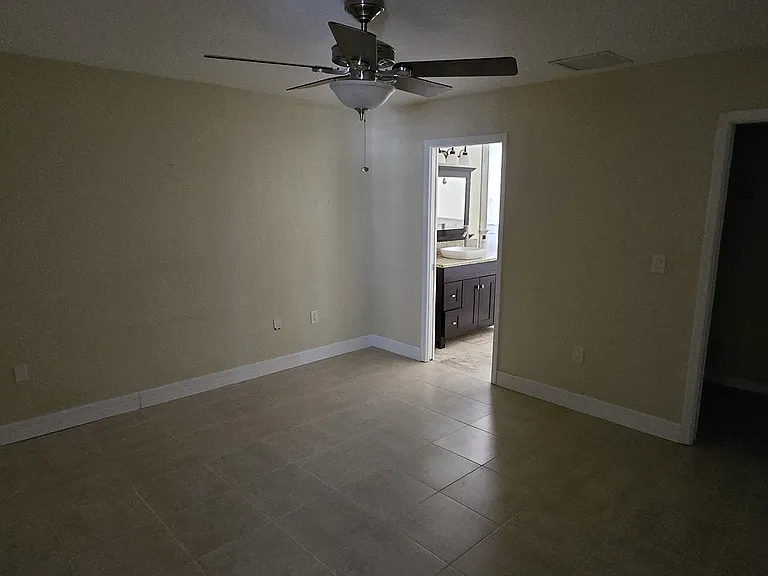 6400 Shane Ln — Photo 13