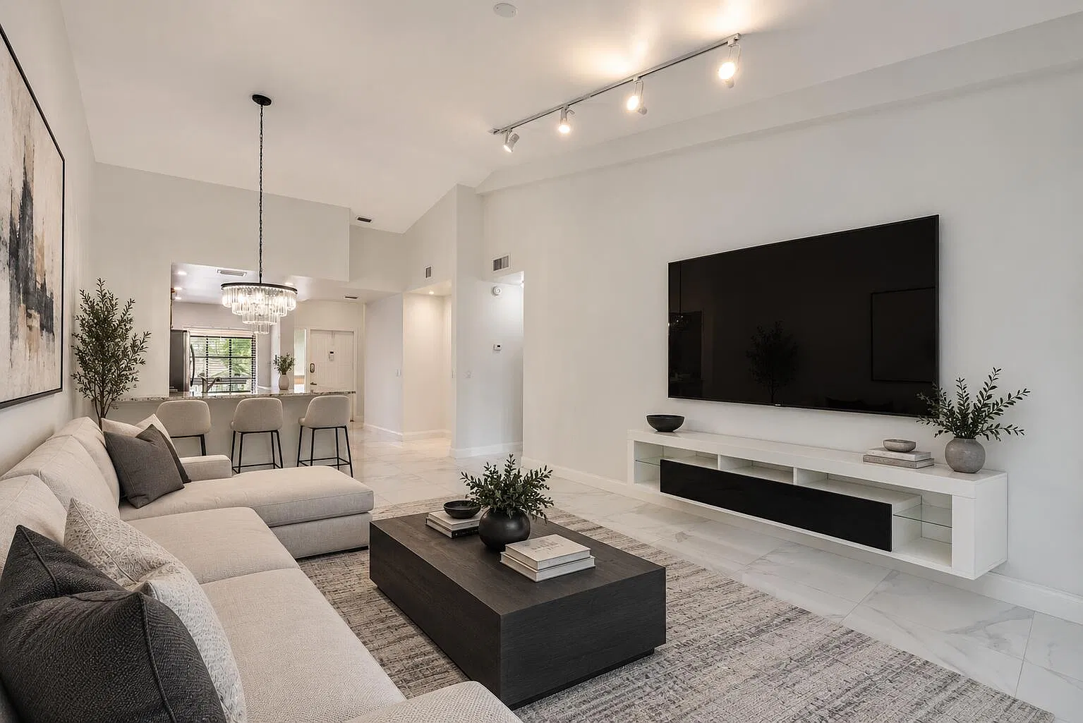 2 bed, 2.0 bath, 1150 sqft, $2,450 — Photo 2