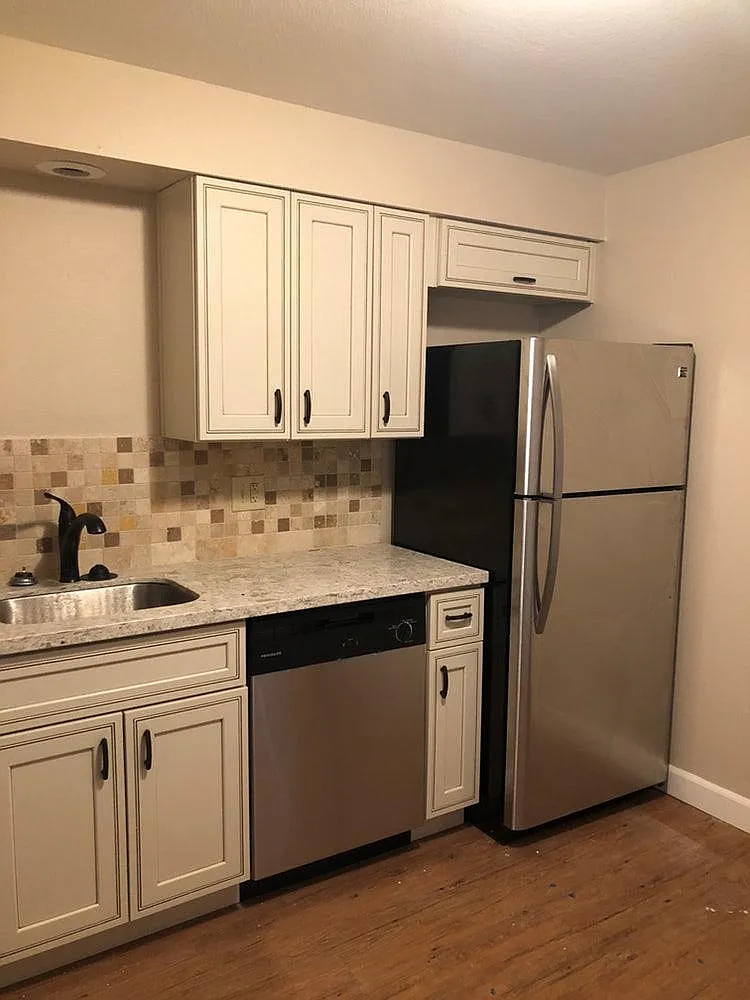 2 bed, 900 sqft, $1,350 — Photo 1