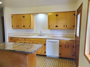 852 Tice Rd, Saint Helens, OR 97051