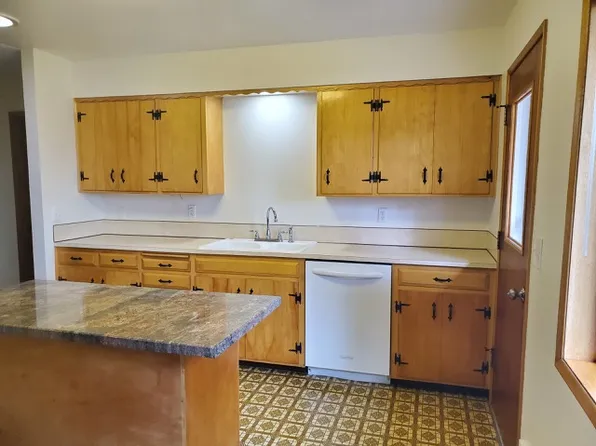 852 Tice Rd, Saint Helens, OR 97051