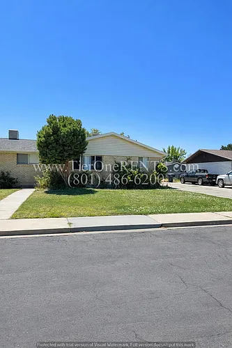263 W 270 N Photo 1